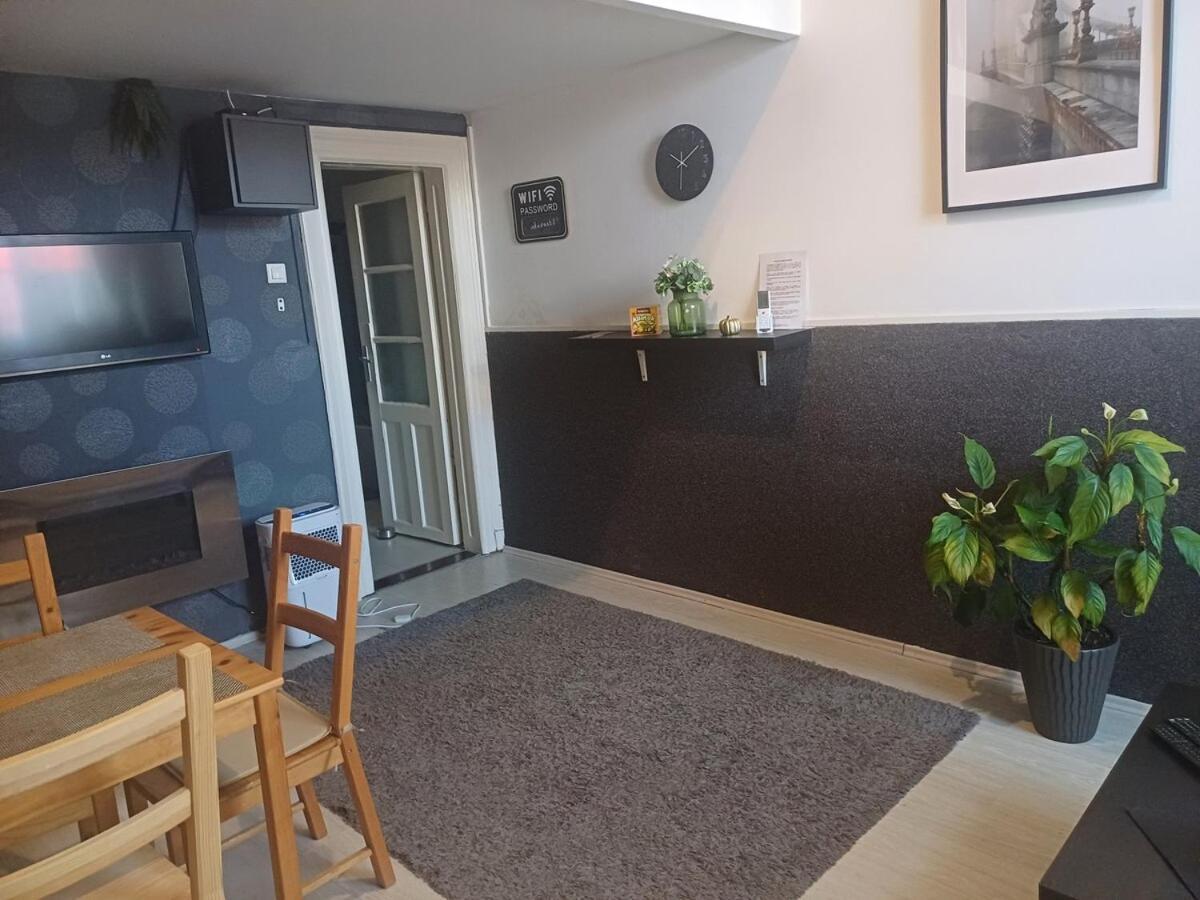 Center 2 Apartment