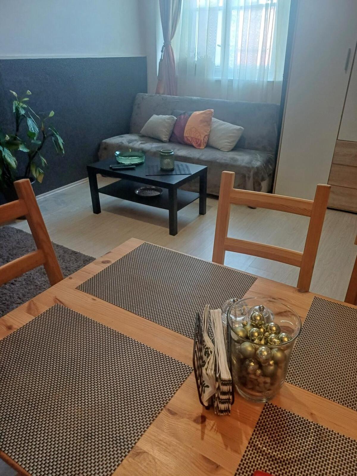 Apartment Center 2 *