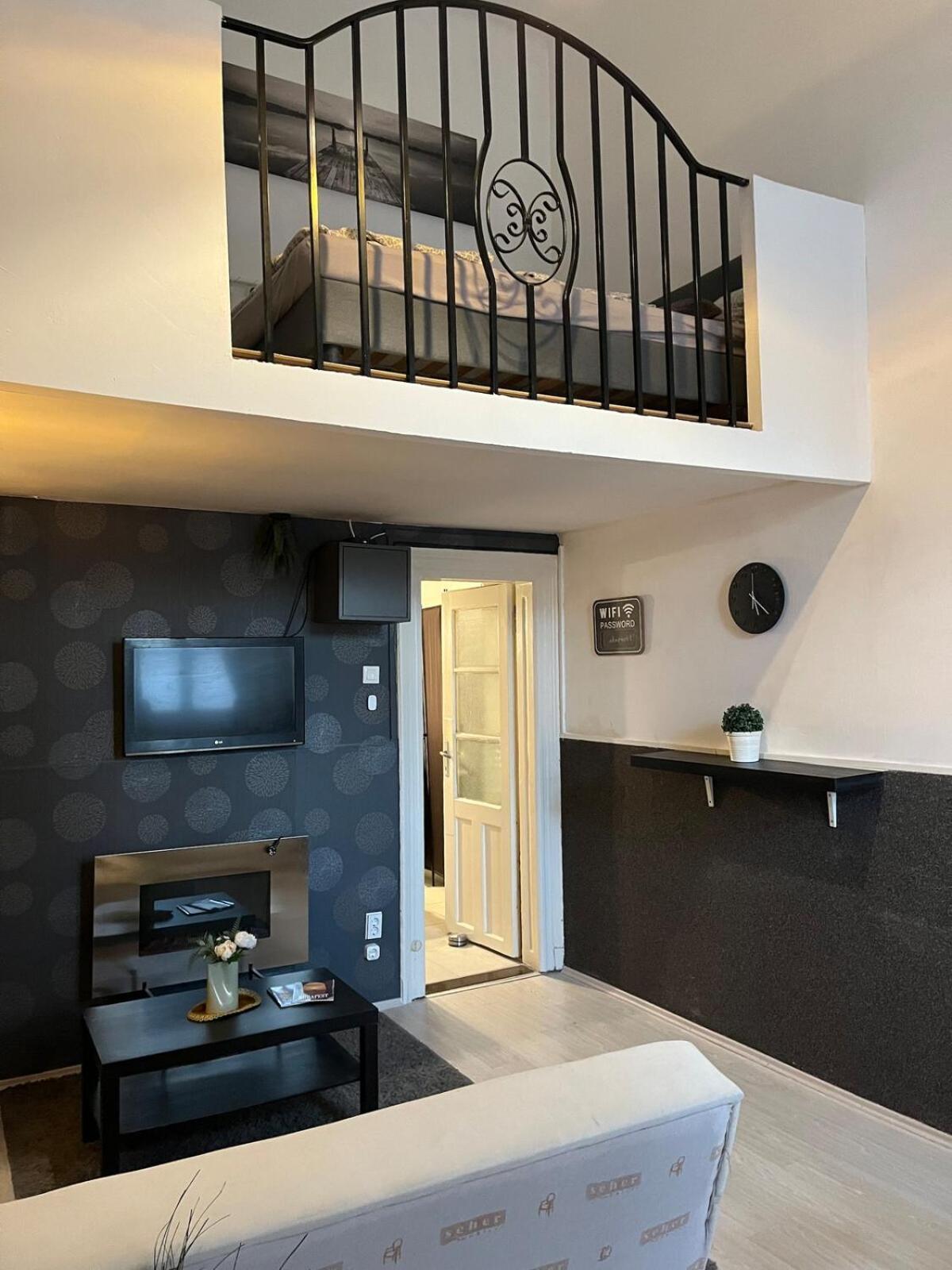 Apartment Center 2 *